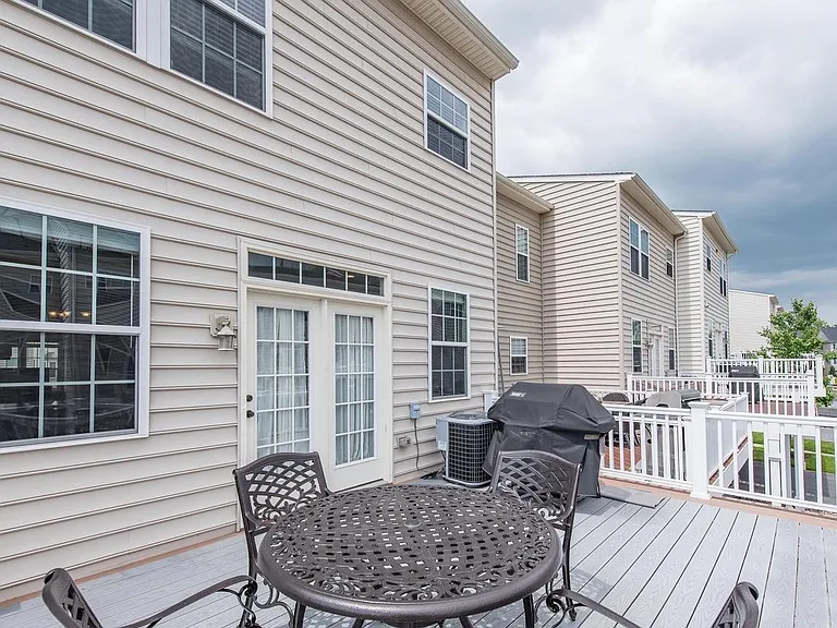 10515 Old Ellicott Cir — Photo 27