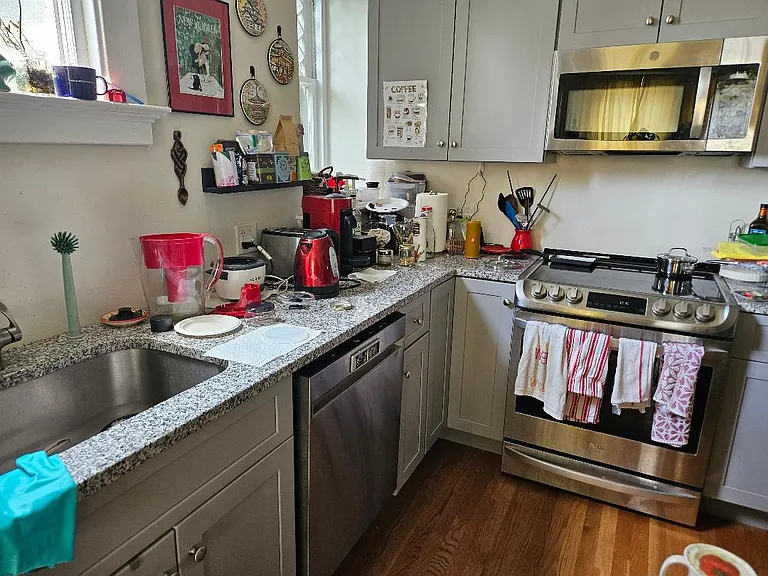 370 Whitney Ave #1 — Photo 8