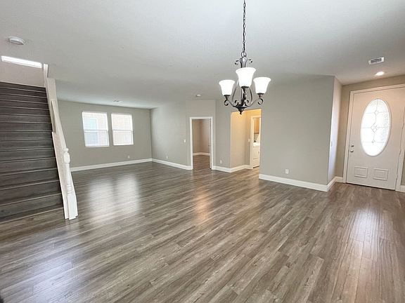 4th image of 679 Newquay Ct