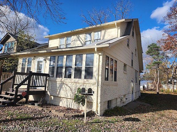 4th image of 11227 Jackson Ave