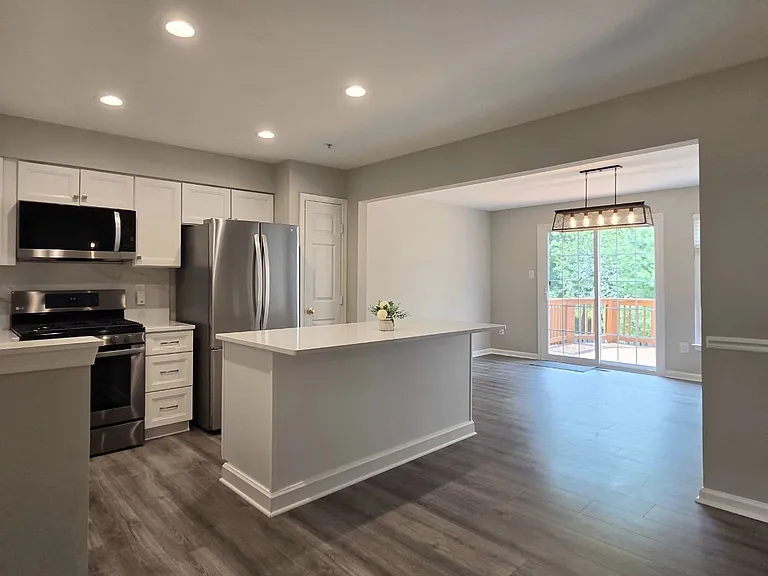 4613 Ripley Manor Ter — Photo 5
