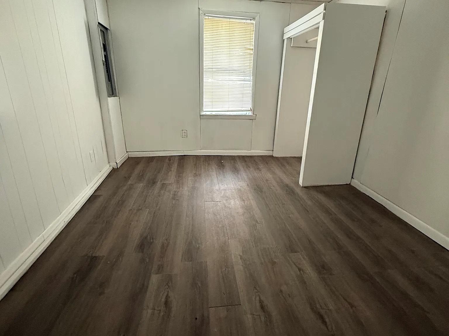 3 bed, 1100 sqft, $2,400 — Photo 4