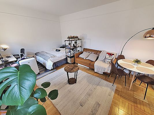 5th image of 255 W 88th St APT 4a