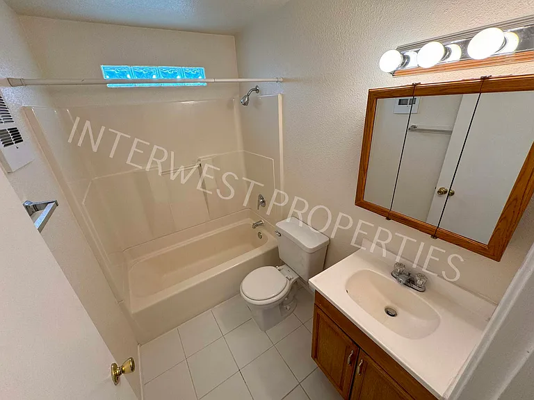16705 NE Halsey St #106 — Photo 8