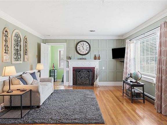 4th image of 8391 Bell Ave