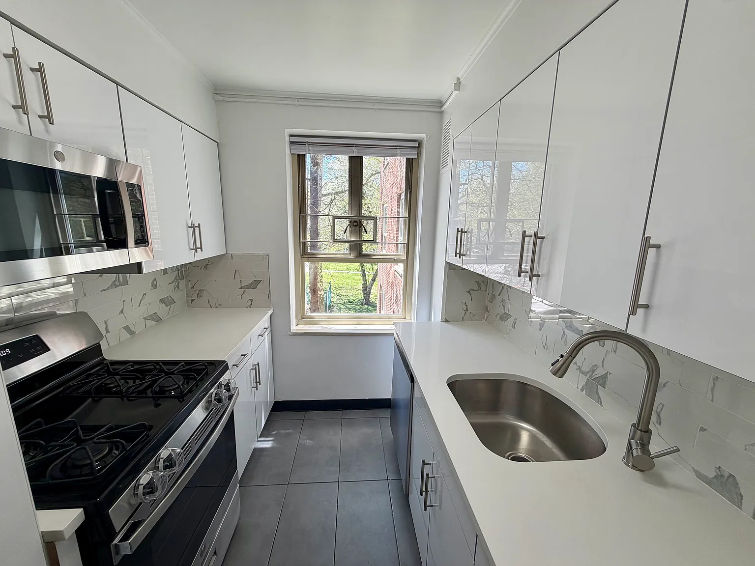 71st Cres, Fresh Meadows — Photo 3