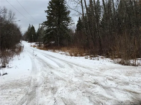 263 McNairn Rd, Saint Mary, NB E4S 1W8