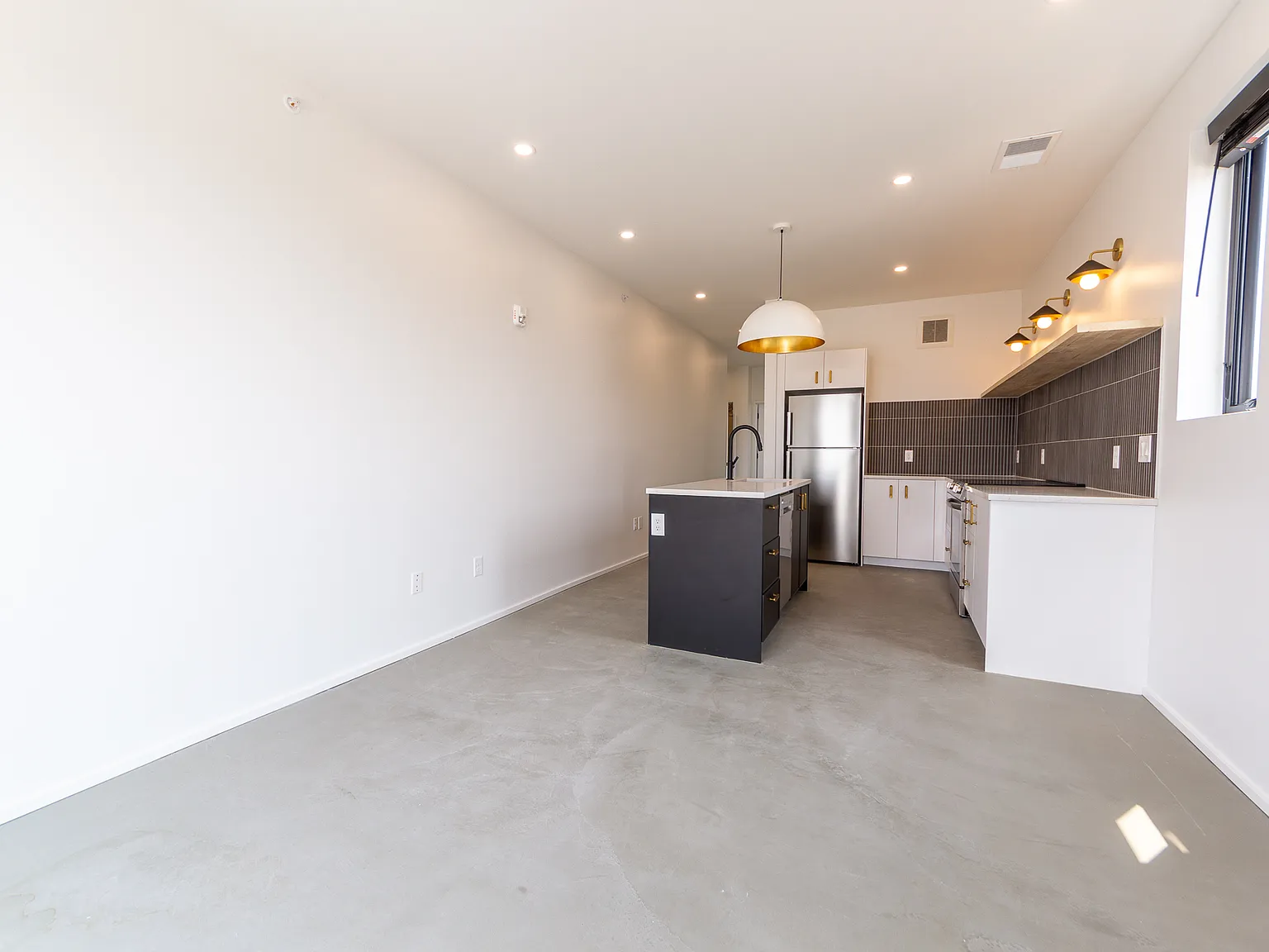 434 Santa Fe Drive - 302 — Photo 2