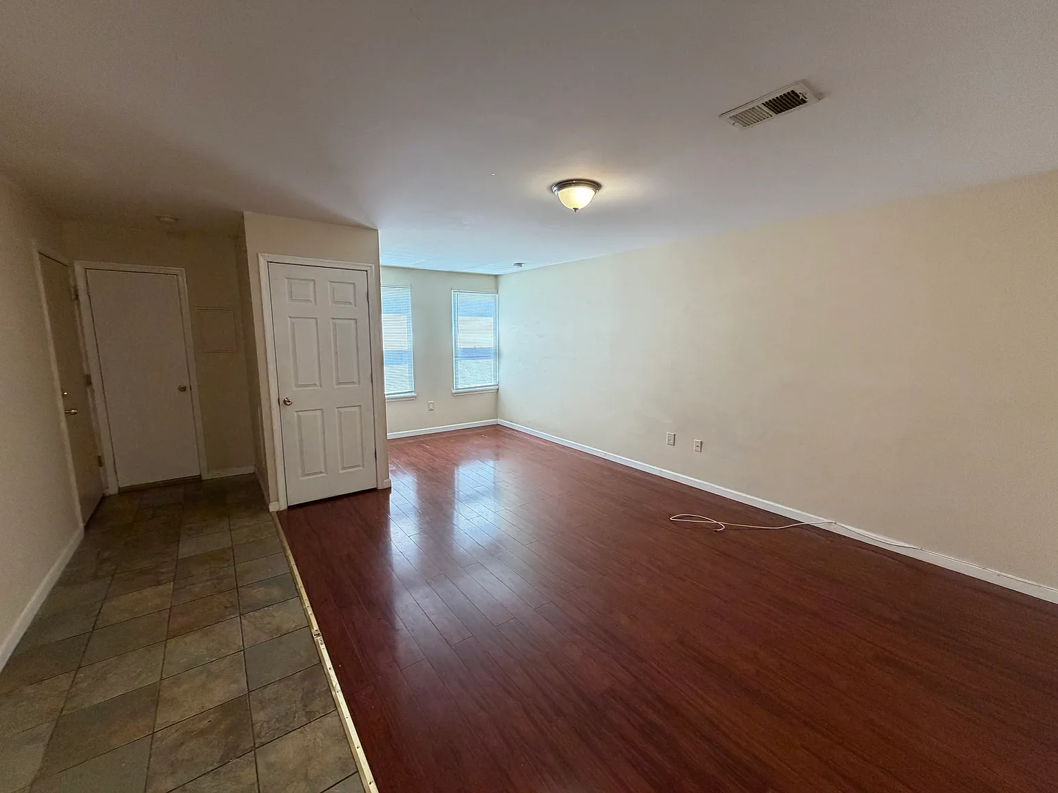 3 bed, $1,700 — Photo 2