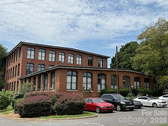3rd image of 201 S Hoskins Rd APT 318