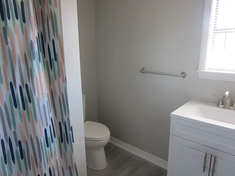 104 Pecan St — Photo 10