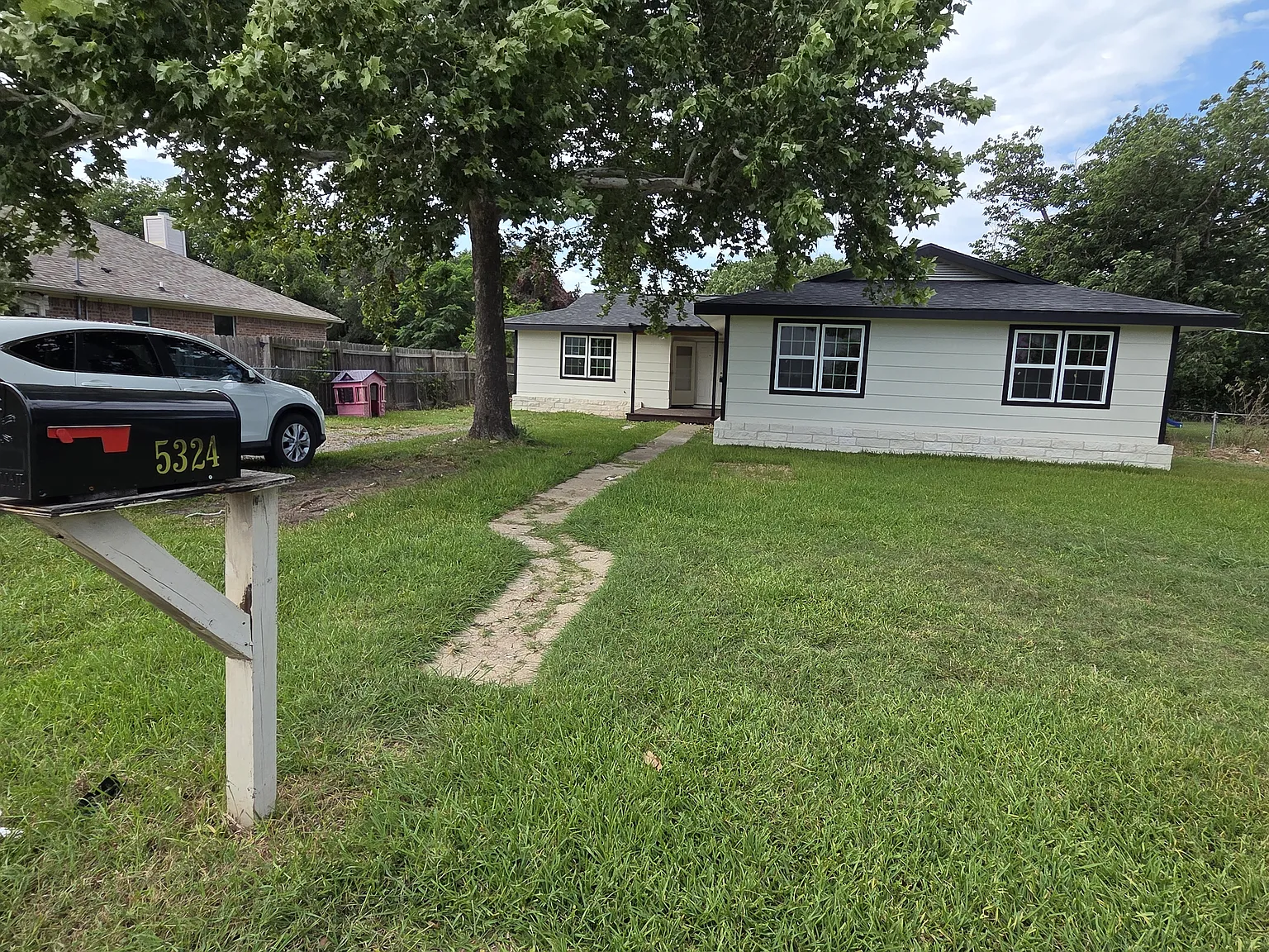 4 bed, 1848 sqft, $1,800 — Photo 3