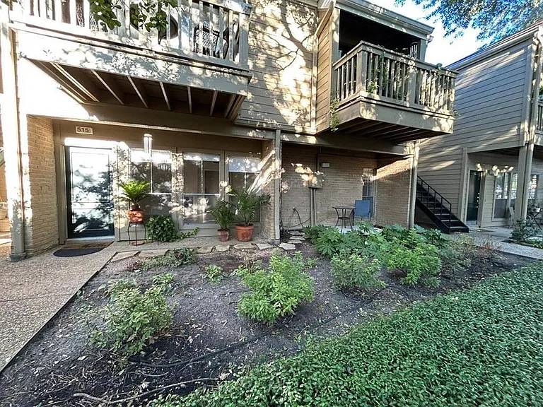 2100 Tanglewilde St #515 — Photo 20