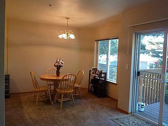 2nd image of 15815 Admiralty Way APT C6