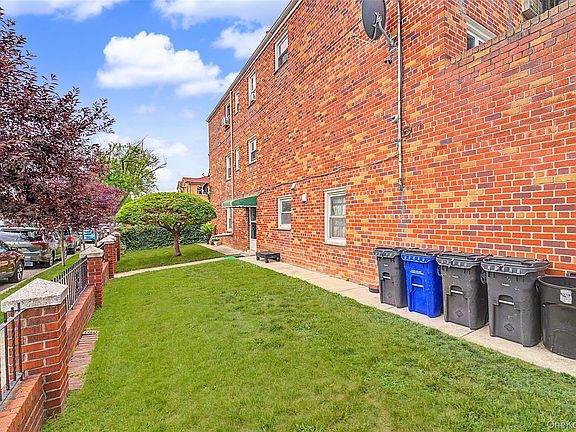 4th image of 47-28 Parsons Boulevard