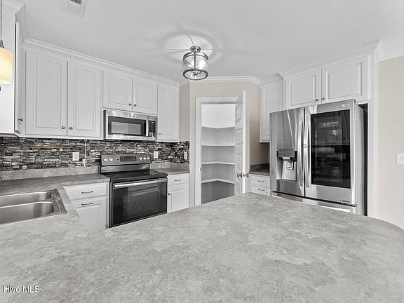5th image of 229 Asheberne Drive