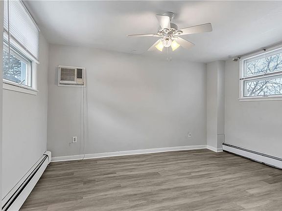 5th image of 107 Blackstone St