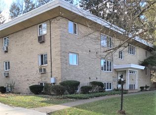 808 39th St NE #2C, Canton, OH 44714