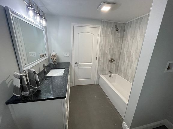5th image of 114 Park Hill Ave