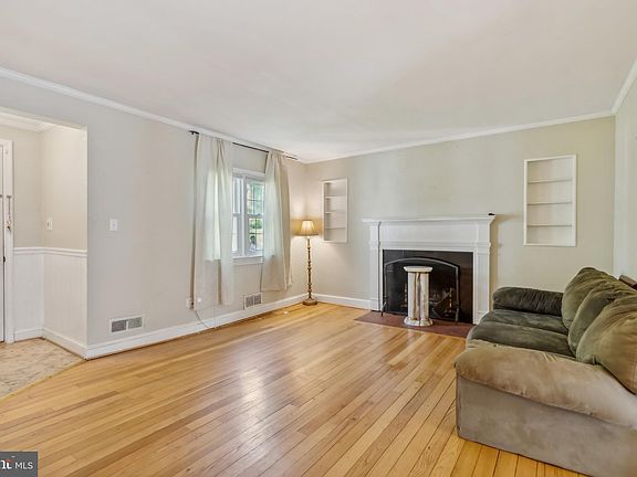 5th image of 7007 Mason St