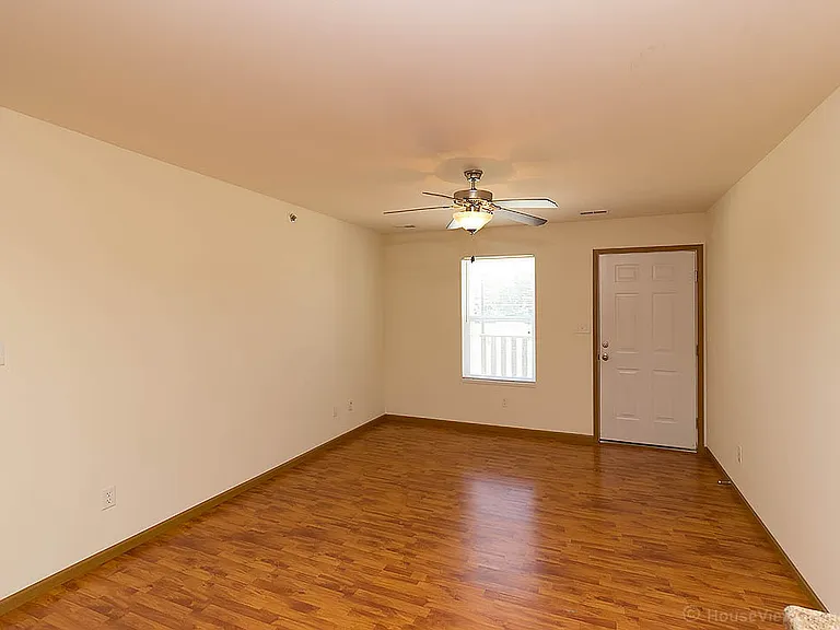 915 N Frederick St — Photo 27