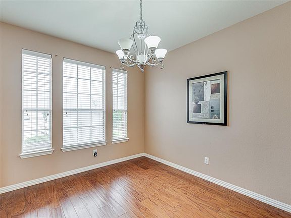 5th image of 5813 Logan Dr