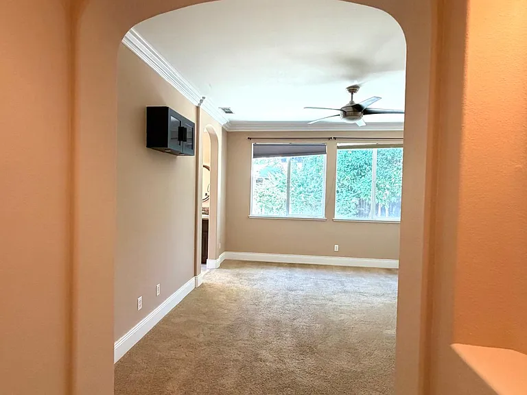 1150 Scheidegger Cir — Photo 11