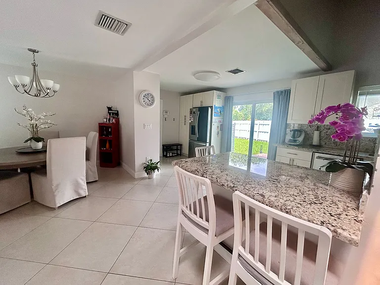 7851 NW 5th Pl — Photo 9