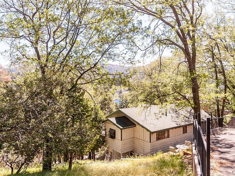 1st image of 480 Zermat Dr