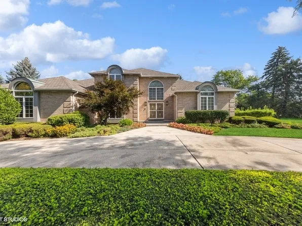 14 Kimberley Cir, Oak Brook, IL 60523