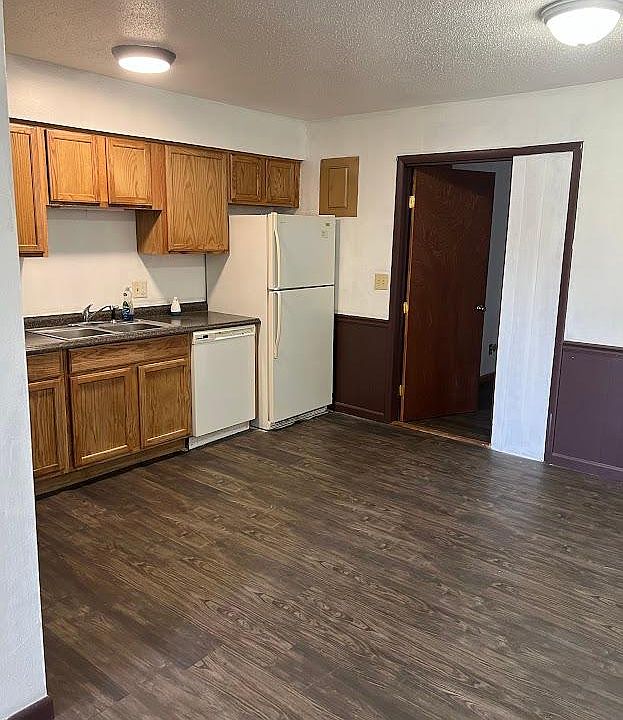 1st image of 3006 Wisteria St APT C