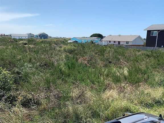 3rd image of 1403 E Ocean Shores Blvd SW