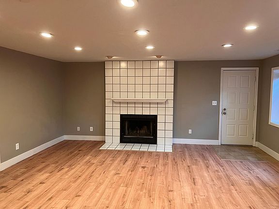2nd image of 2210 E Lonsdale Dr