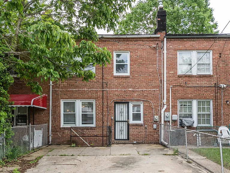 916 N Augusta Ave — Photo 3