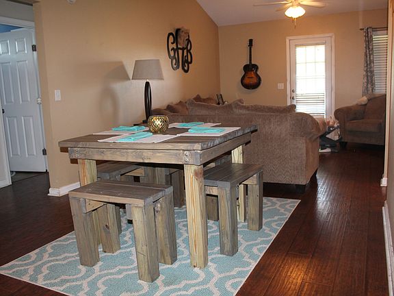 2nd image of 45 Twin Oaks Pl