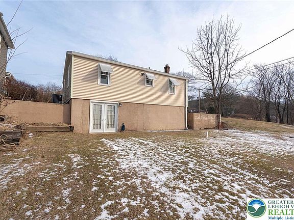 4th image of 304 White St