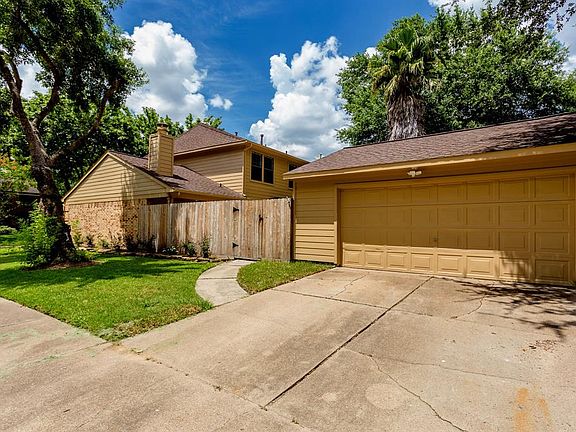 4th image of 15827 Lakecliffe Dr
