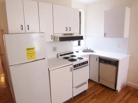 Rented by Citi Habitats | media 35