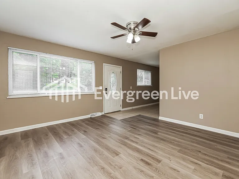 4634 Woodland Hills Blvd — Photo 5