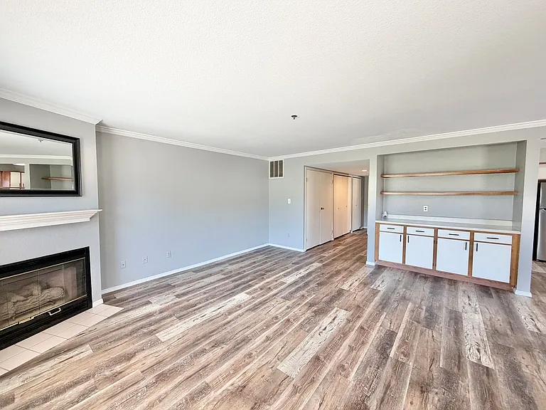 2130 Alicia Point #103 — Photo 7