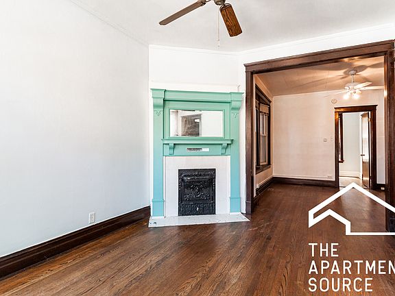 3rd image of 1009 W Newport Ave #1