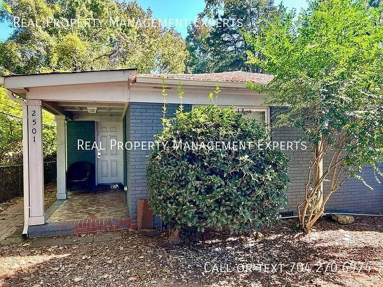 2501 Eastway Dr — Photo 2