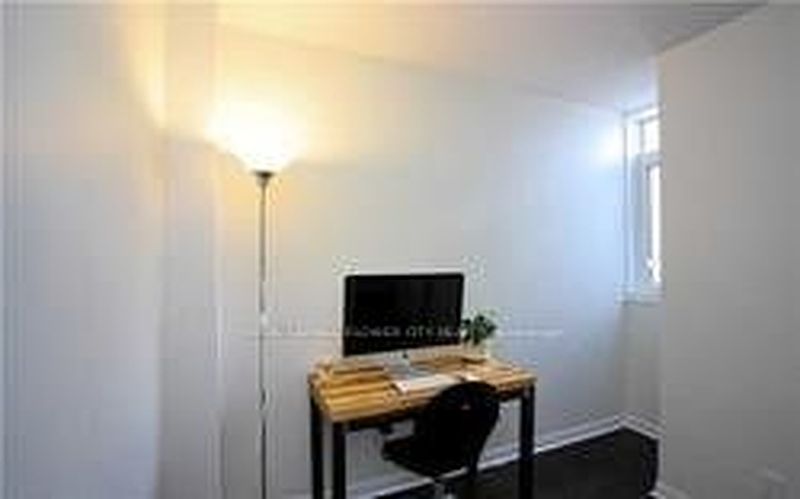 Toronto Townhouse for rent - 2 Bedrooms — photo 15