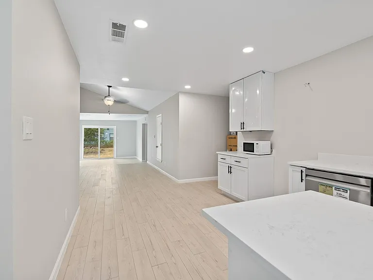 1703 New York Ave — Photo 11