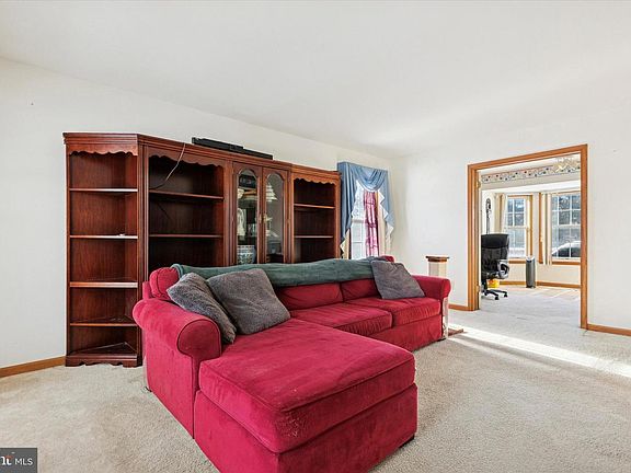 3rd image of 111 Clayton Ct