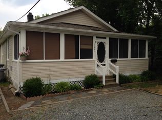 228 1/2 N 2nd St, Hampton, VA 23664