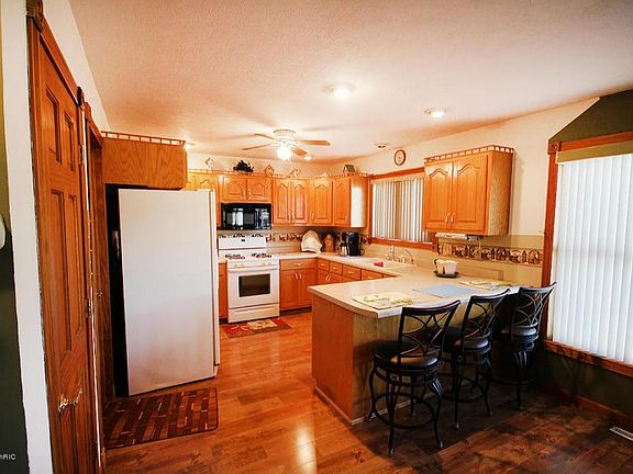 3rd image of 20624 Starbrick St