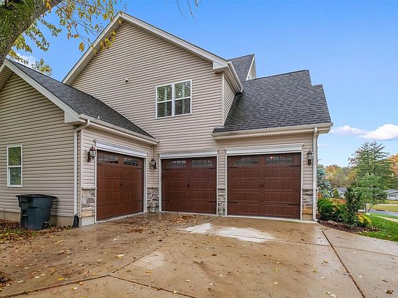 3rd image of 11726 Lindemere Dr