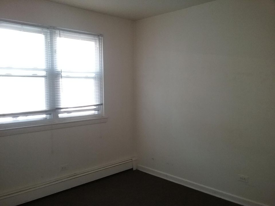 2nd image of 2003 Broadway St APT 1N