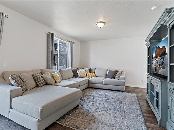 5th image of 3176 N 1450 E